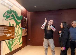 Tourism Minister Patricia de Lille on a pre-inspection tour of the Kgomomodumo Dinosaur Interpretive Centre